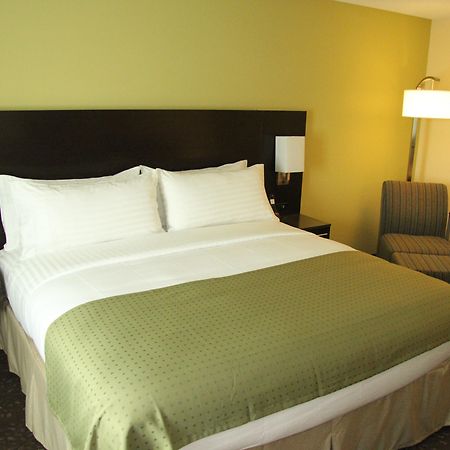 Holiday Inn Greensboro Coliseum By Ihg Ngoại thất bức ảnh