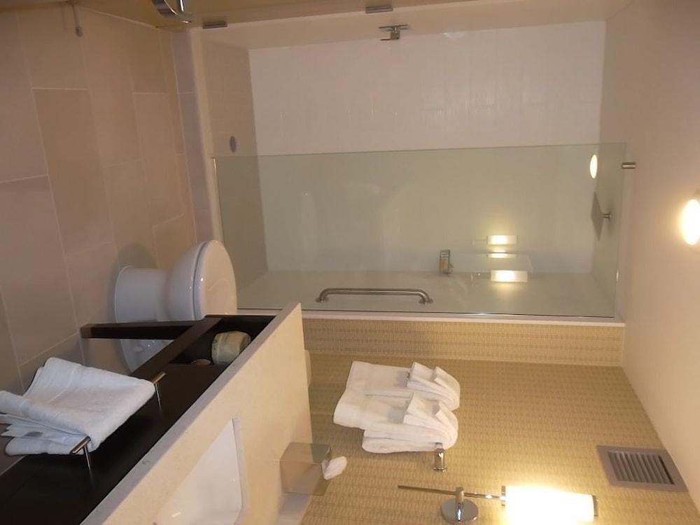 Holiday Inn Greensboro Coliseum By Ihg Ngoại thất bức ảnh