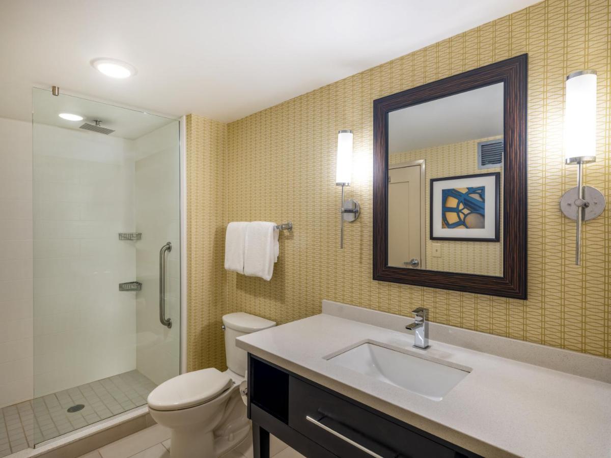 Holiday Inn Greensboro Coliseum By Ihg Ngoại thất bức ảnh
