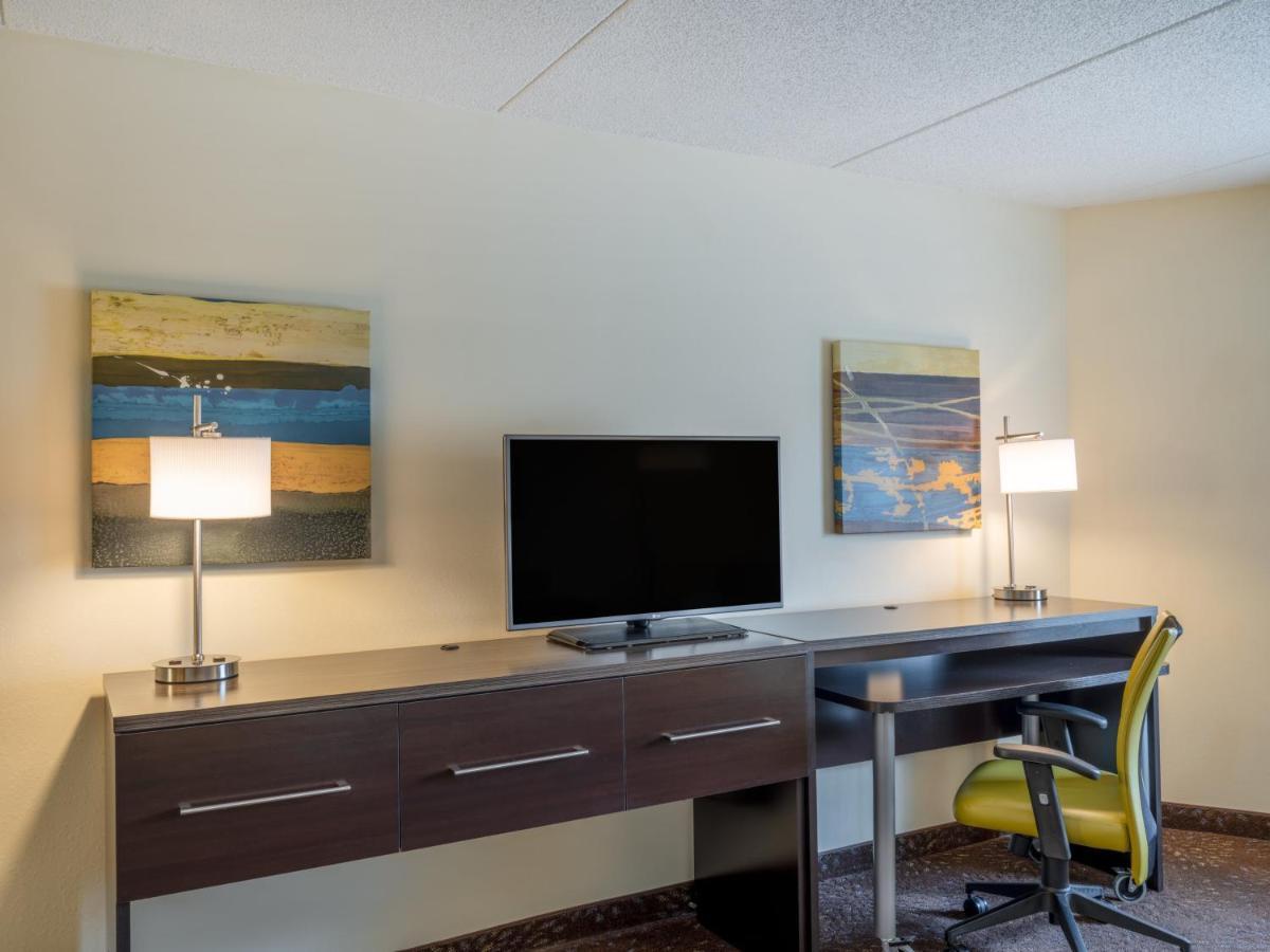 Holiday Inn Greensboro Coliseum By Ihg Ngoại thất bức ảnh