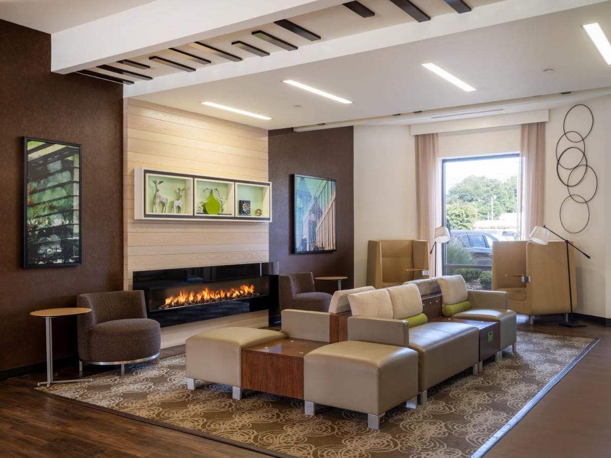 Holiday Inn Greensboro Coliseum By Ihg Ngoại thất bức ảnh