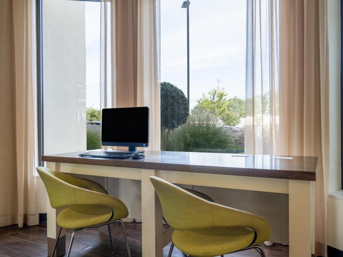 Holiday Inn Greensboro Coliseum By Ihg Ngoại thất bức ảnh