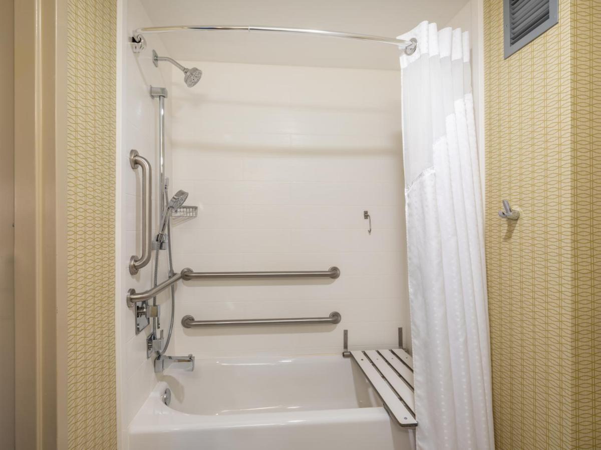 Holiday Inn Greensboro Coliseum By Ihg Ngoại thất bức ảnh