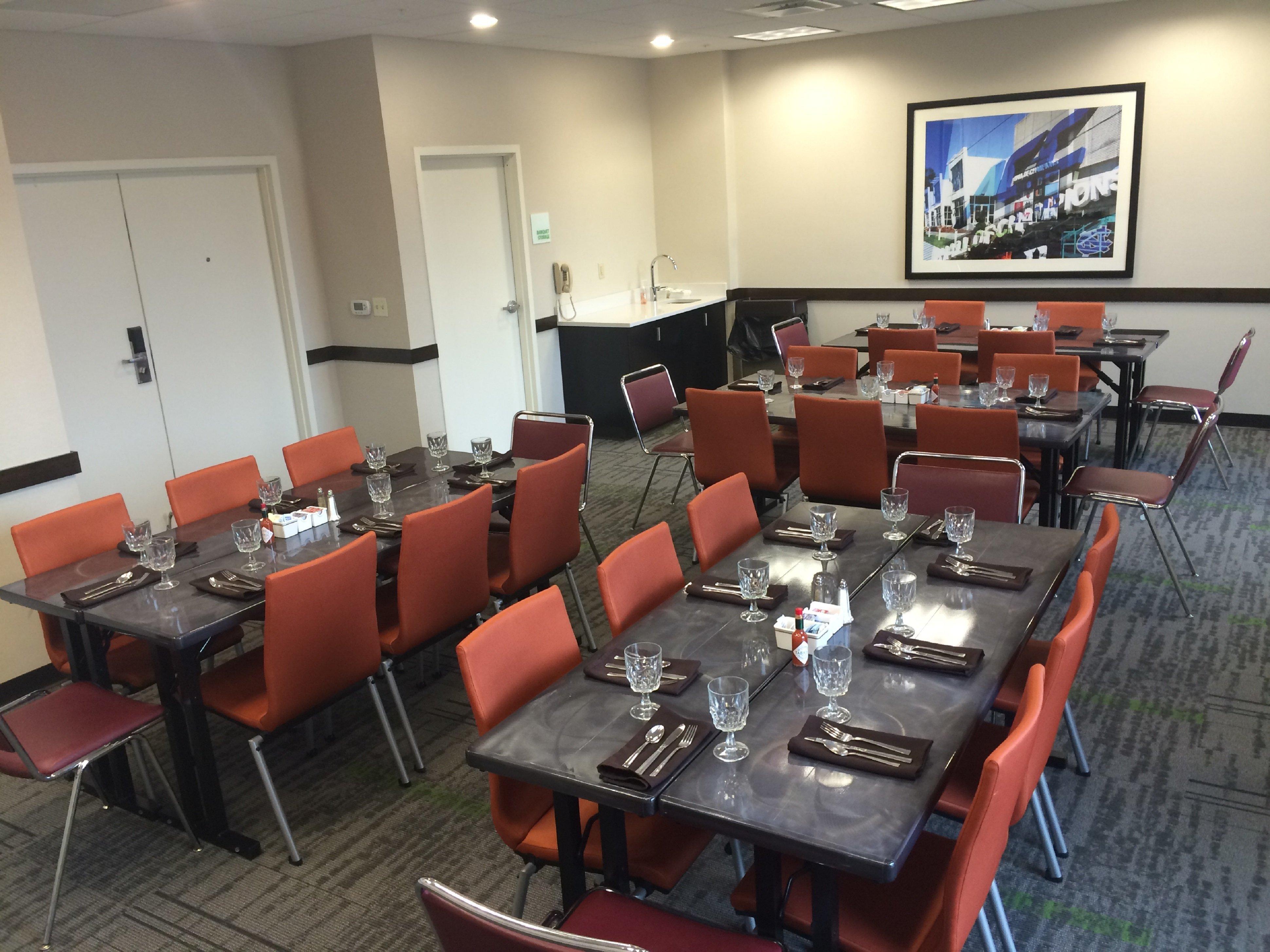 Holiday Inn Greensboro Coliseum By Ihg Ngoại thất bức ảnh