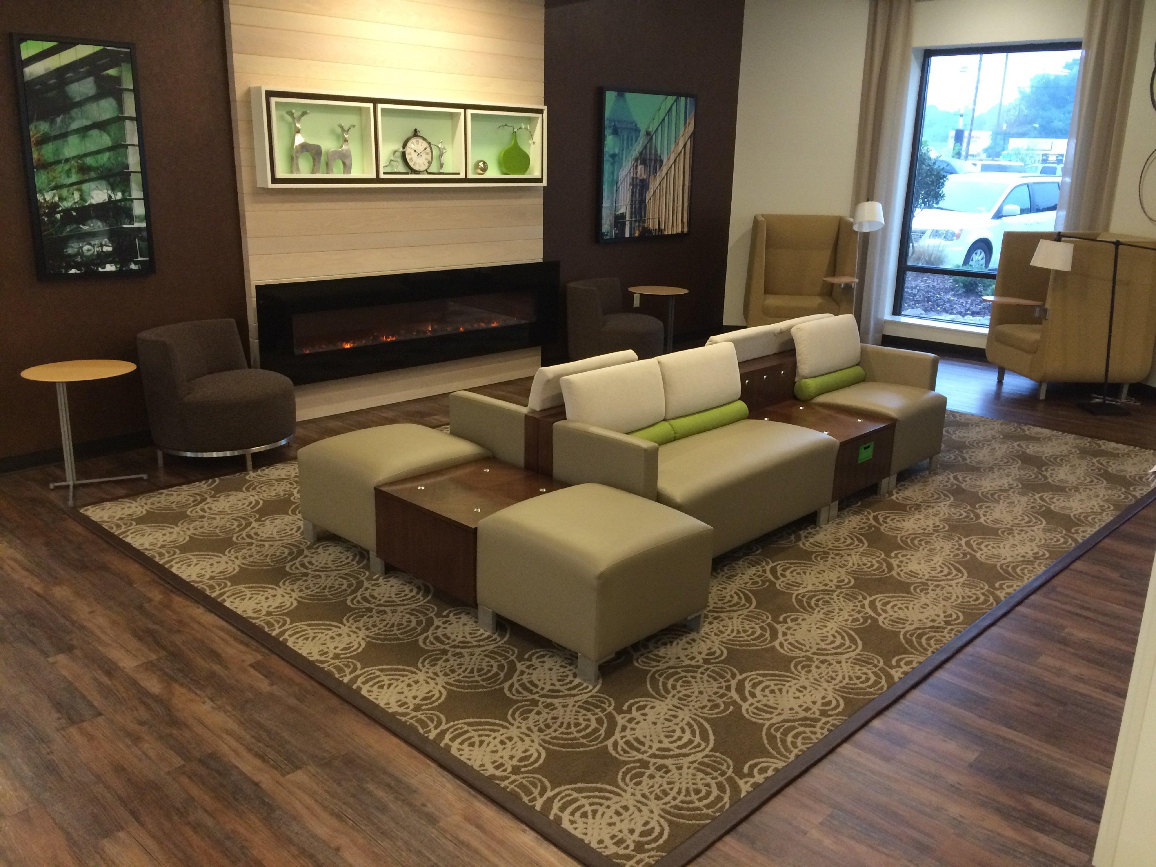 Holiday Inn Greensboro Coliseum By Ihg Ngoại thất bức ảnh