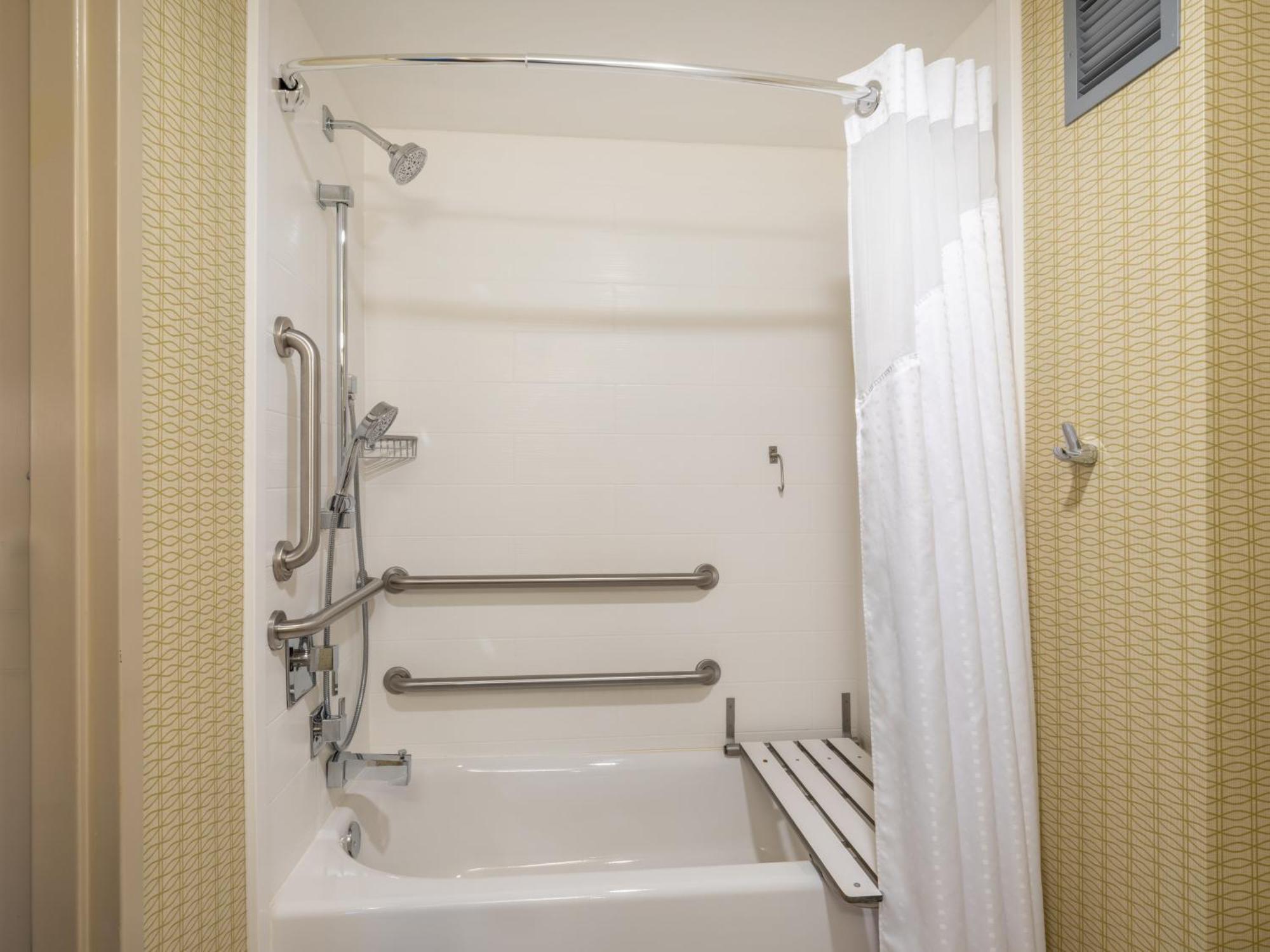 Holiday Inn Greensboro Coliseum By Ihg Ngoại thất bức ảnh