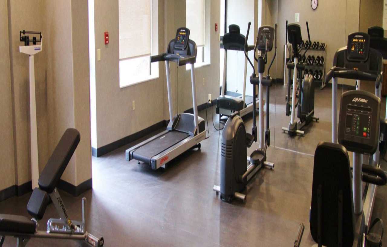 Holiday Inn Greensboro Coliseum By Ihg Ngoại thất bức ảnh